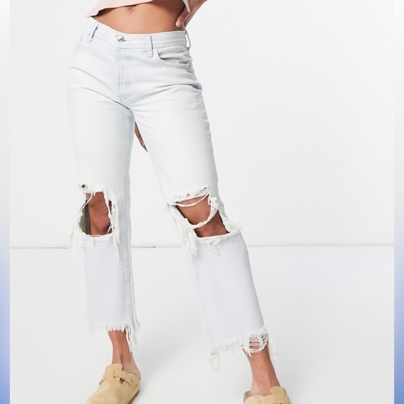 WE THE FREE by Free People Maggie Mid Rise jeans w/ripped knees white denim, 24 - Picture 1 of 13